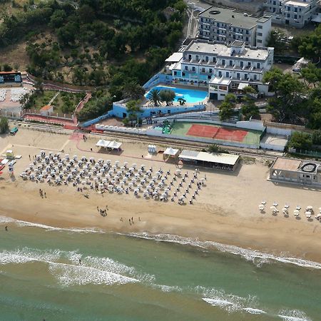 Hotel Baia Santa Barbara Rodi Garganico Dış mekan fotoğraf