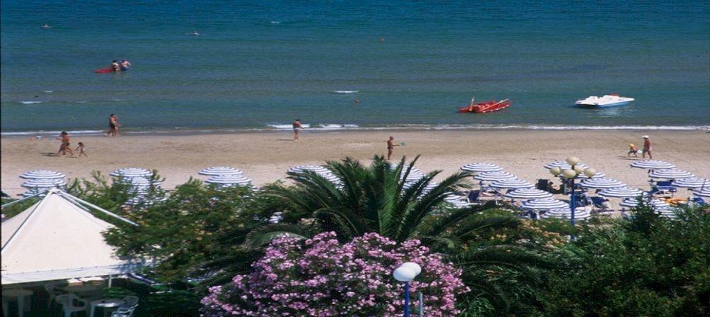 Hotel Baia Santa Barbara Rodi Garganico Dış mekan fotoğraf