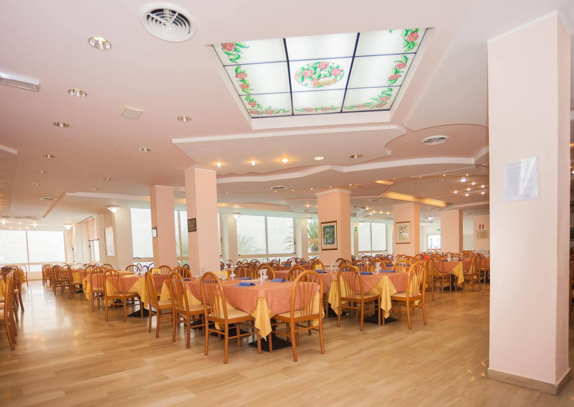 Hotel Baia Santa Barbara Rodi Garganico Dış mekan fotoğraf