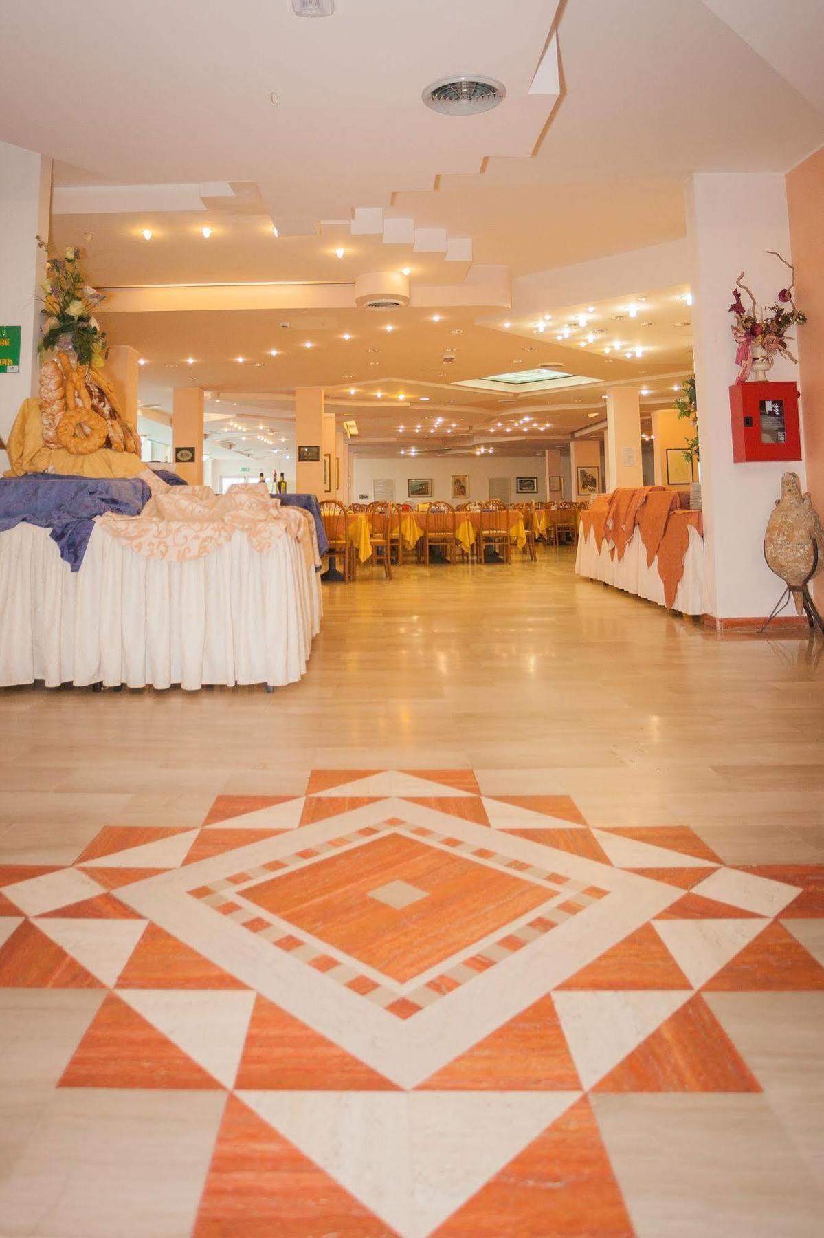 Hotel Baia Santa Barbara Rodi Garganico Dış mekan fotoğraf