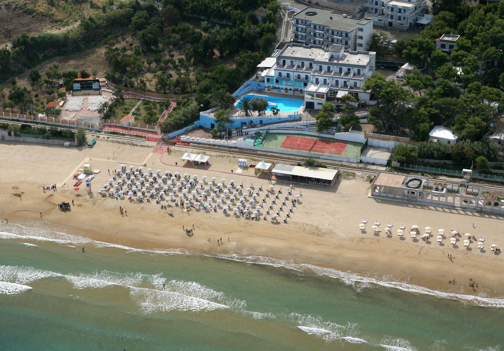 Hotel Baia Santa Barbara Rodi Garganico Dış mekan fotoğraf