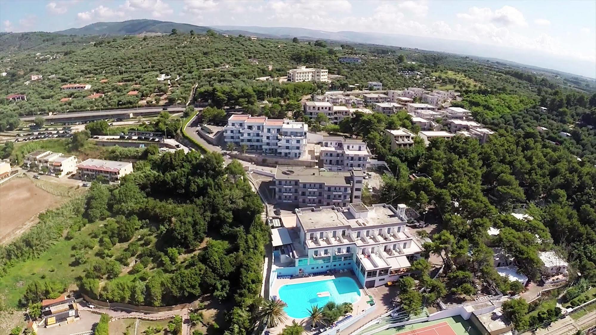 Hotel Baia Santa Barbara Rodi Garganico Dış mekan fotoğraf
